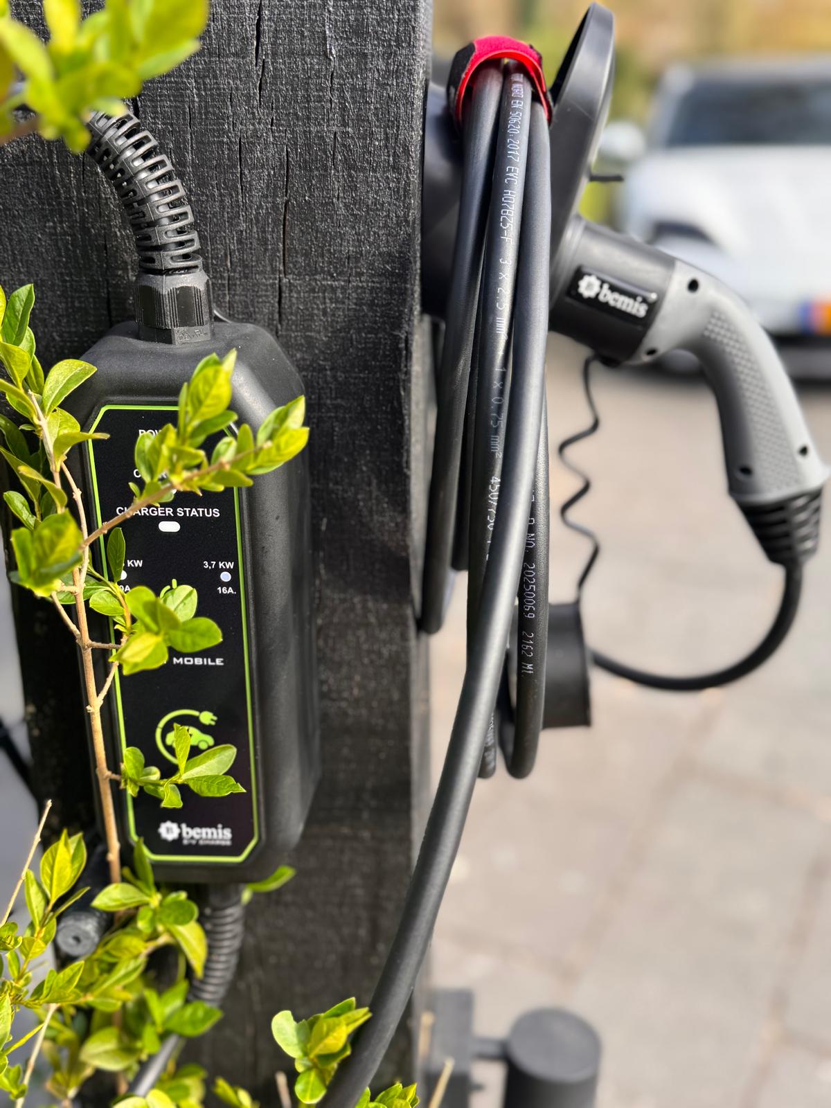 Mini mobile oplader 1 fase 16A tot 3,7 kW voor elektrische auto's